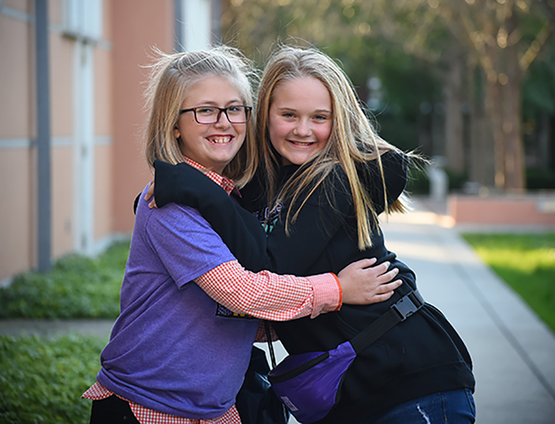 Katie & Adyson, Friendship pair