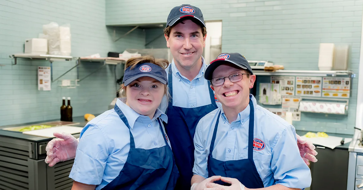bbi-2026-news-jersey-mikes-image-1 two best buddies participants working at Jersey Mike's